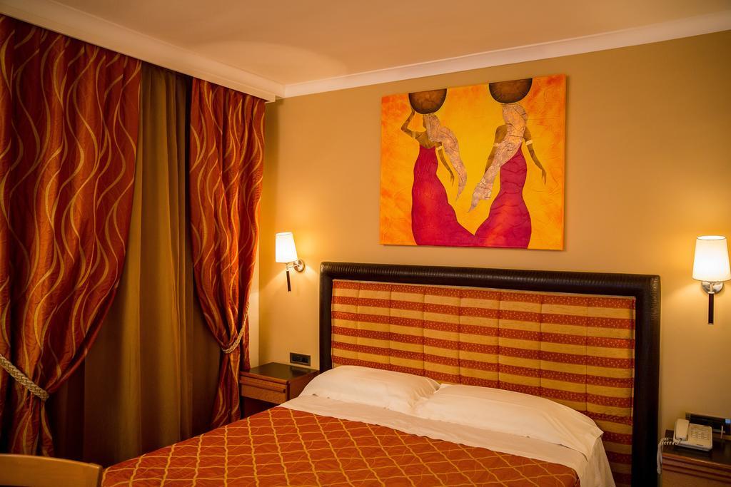 Hotel Ares Pontinia Oda fotoğraf