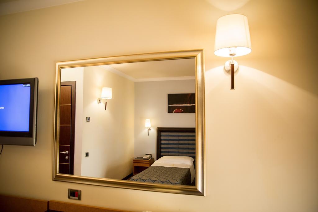 Hotel Ares Pontinia Oda fotoğraf
