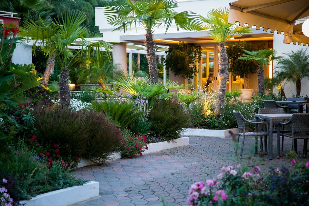 Hotel Ares Pontinia Dış mekan fotoğraf