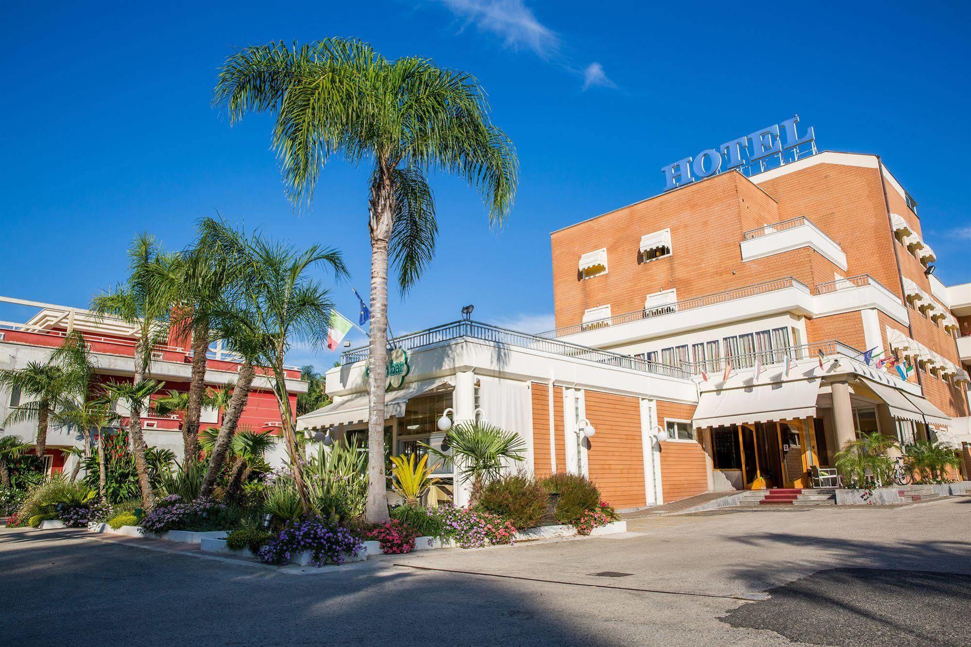 Hotel Ares Pontinia Dış mekan fotoğraf