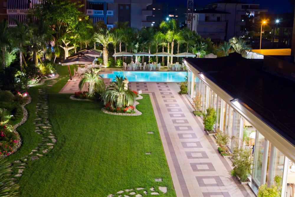Hotel Ares Pontinia Dış mekan fotoğraf